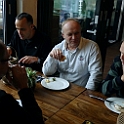 045 Ook deze mannen lieten het zich goed smaken